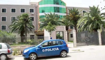Plagosi me armë zjarri një person/ Arrestohet pas rreth 3 vitesh, 41-vjeçari i shpallur në kërkim