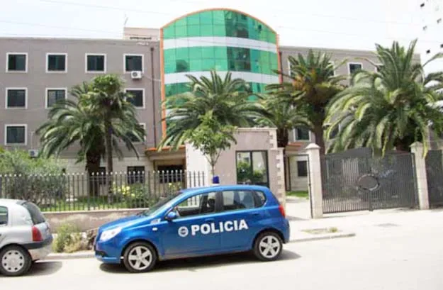 Plagosi me armë zjarri një person/ Arrestohet pas rreth 3 vitesh, 41-vjeçari i shpallur në kërkim