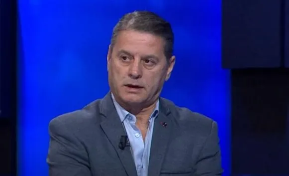 Plas debati brenda kampit socialist, zv.ministrja e “sulmoi” se mori pjesë në protestë, Pjerin Ndreu i del në…