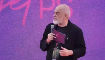 “Po bëhet nami me ‘like’, si të mos dal?” Rama zbulon bisedën me mikun protestues