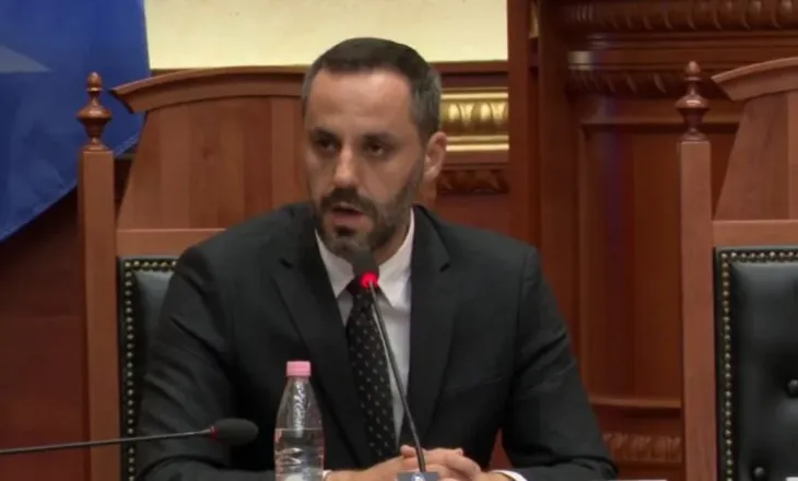 “Po largohem që të jem atje”/ Lamallari i kthehet opozitës: Ruaj Zot shqiptarët, nga ata njerëz pa skrupuj