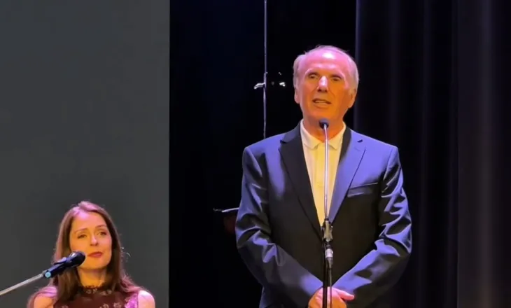 Poezia e Preç Zogaj, vargjet e poetit bashkuan brezat në një mbrëmje poetike në Lezhë