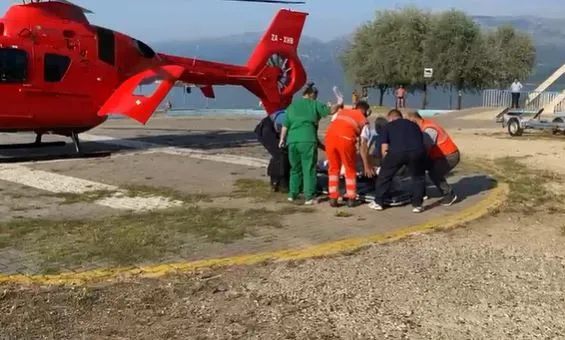 Pogradec/ Burri dhunon rëndë bashkëshorten 69-vjeçare, niset drejt Traumës me helikopter