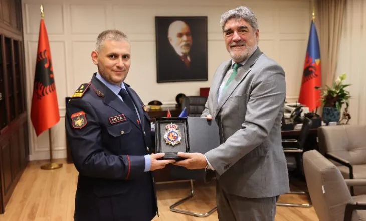 “Policia e Shtetit, partner i besueshëm”/ Ambasadori i Spanjës në zyrën e Skënder Hitës: Më shumë operacione të…
