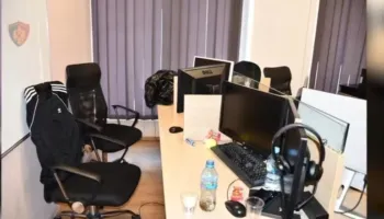 Policia e Tiranës godet call center-in mashtrues, 7 të arrestuar dhe 27 nën hetim në operacionin “End Point”