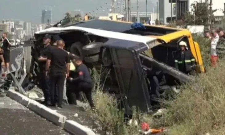 Policia: Nga aksidenti në autostradë 1 viktimë, mjekët rikthyen në jetë fëmijën