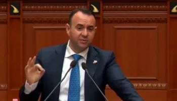 Policia prej 14 vitesh, dhunë sistematike ndaj qytetarëve’, Balliu – Mazhorancës: U doli videoja, doni të fshihni krimin tuaj