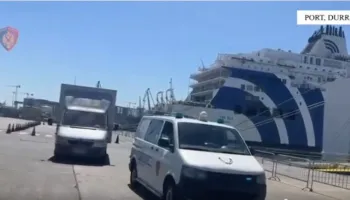 Porti i Durrësit, “Trageti” godet dy raste të tentativës për të futur kontrabandë qindra steka cigare