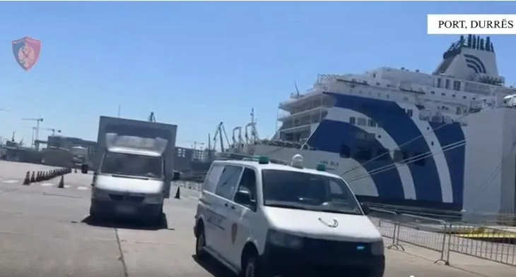 Porti i Durrësit, “Trageti” godet dy raste të tentativës për të futur kontrabandë qindra steka cigare