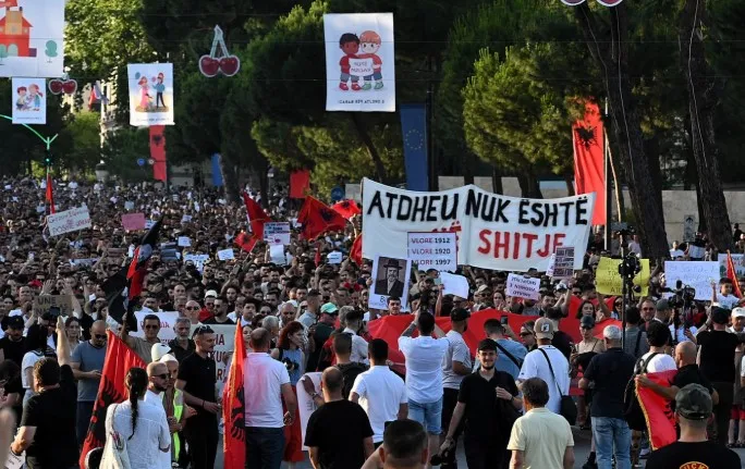 “Problematika si korrupsioni, mungesa e transparencës sfidë…”/ Juristja: Protesta ka kaluar kufijtë, është revoltë