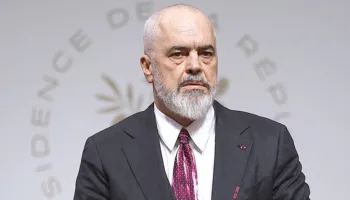 Protesta/ Demokracia po përballet me njeriun që s’ka ndërtuar asgjë në jetën e tij