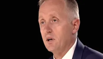 Protesta/ Dervishi: Rama synon të fragmentojë mbështetjen publike e të mbjellë dyshime mbi përfaqësuesit e saj
