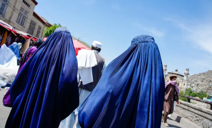 Protesta kundër arrestimeve të grave përshkallëzohet në dhunë, të paktën 2 të vrarë në Afganistan