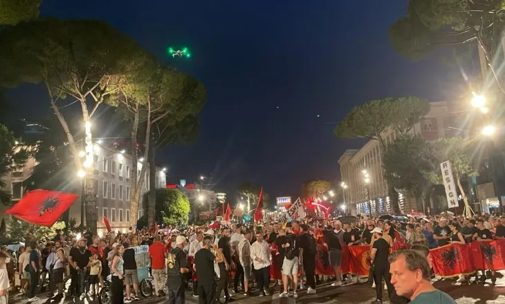 Protesta/ Nisin hetimet ndaj 15 personave, policia: Bllokuan qarkullimin në disa akse rrugore dhe tejkaluan orarin