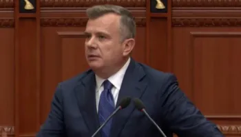 Protesta për Zvërnecin, Balla publikon pamjet, tregon numrin e vërtetë të pjesëmarrësve