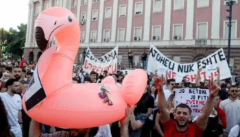 Protesta për Zvërnecin! Delegacioni i BE në Tiranë: Mbro natyrën, sa je në kohë