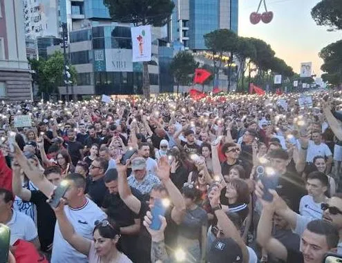 Protesta përpara Kryeministrisë, Mërtiri: Goditje më e fortë për Berishën se për Ramën