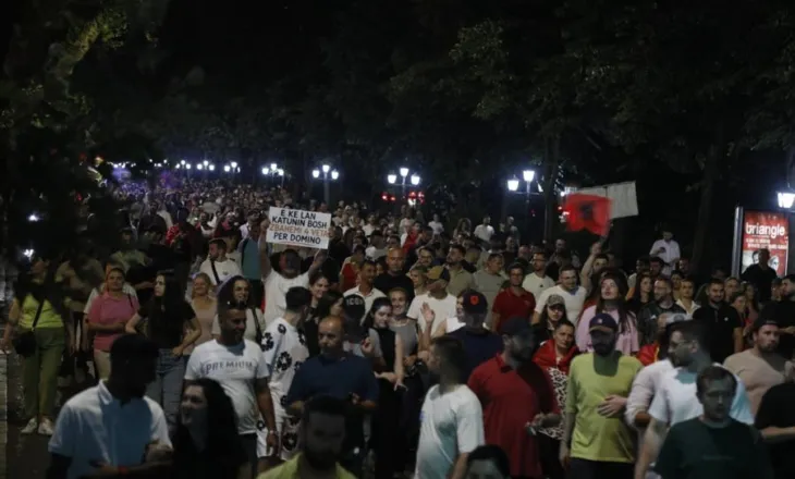 Protesta/ Procedohen 23 persona, Policia: Bllokuan qarkullimin e makinave në Tiranë