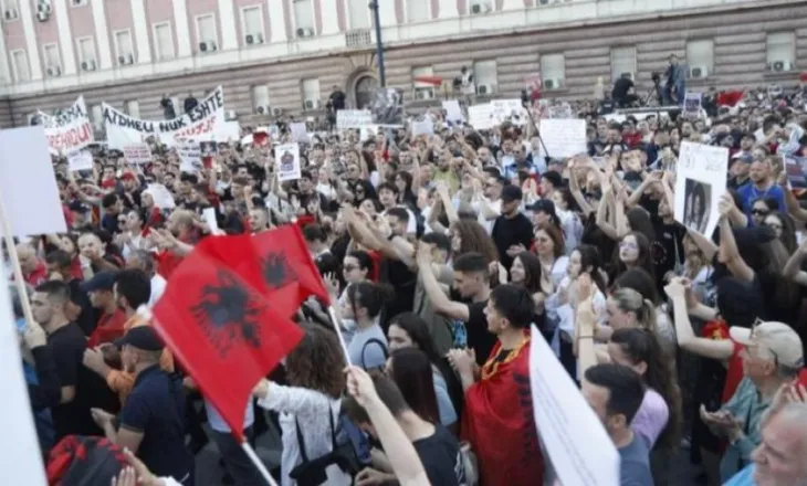 Protesta që sfidon Ramën po lë gjurmë në ekonomi: Baret fitojnë, koncertet dhe delivery humbasin