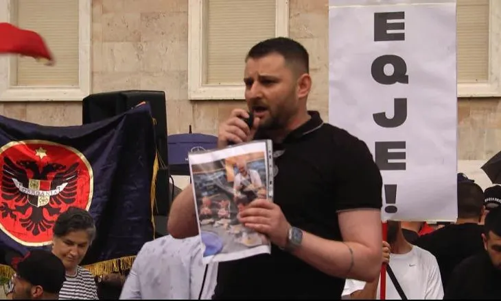 Protesta, qytetarët nisin marshimin në rrugët e Tiranës