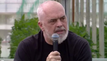 Protesta, Rama: Po me Paketën e Maleve ç’kanë Flamingot e Bulevardit