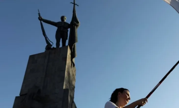 Protestat në Serbi: Me narrativin për Kosovën kundër pushtetit në Beograd