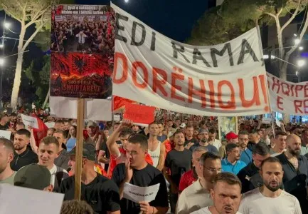 Protestat qytetare kundër qeverisë, Policia procedon penalisht 31 persona