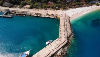 Protestat/ Tur-operatorët: Do të dëmtojë sezonin turistik në Shqipëri