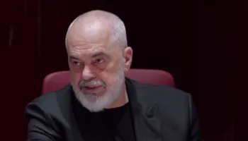Protestuesit e Zvërnecit shkuan te selia e PS, Rama: Fali Zot se nuk dinë se ç’bëjnë