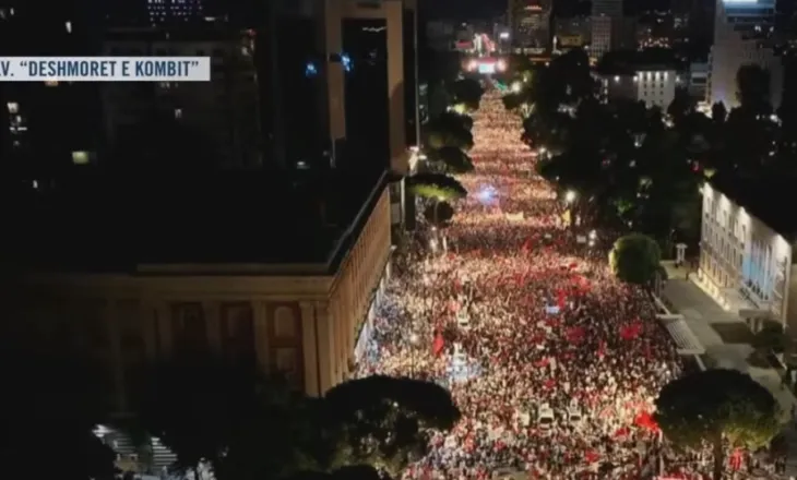 Protestuesit nisin rrethimin e Kryeministrisë: Sonte do ta gdhijmë këtu! Marshim gjithë natën