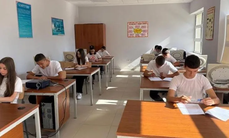 Provimet e lirimit/ 29 mijë minimaturantë testohen sot në Gjuhën Shqipe