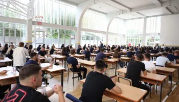 Provimet e Maturës Shtetërore,mbahet të martën testimi i gjuhës shqipe dhe letërsisë