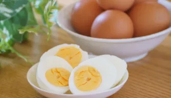 Pse e verdha e vezës së zier bëhet e gjelbër dhe si ta shmangim këtë?