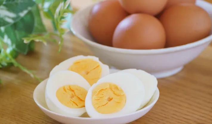 Pse e verdha e vezës së zier bëhet e gjelbër dhe si ta shmangim këtë?