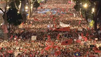 Qëndruan në bulevard pas protestës, policia procedon penalisht 9 persona