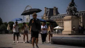 Qeveria franceze përballet me kritika për reagimin ndaj valës së të nxehtit dhe politikat klimatike