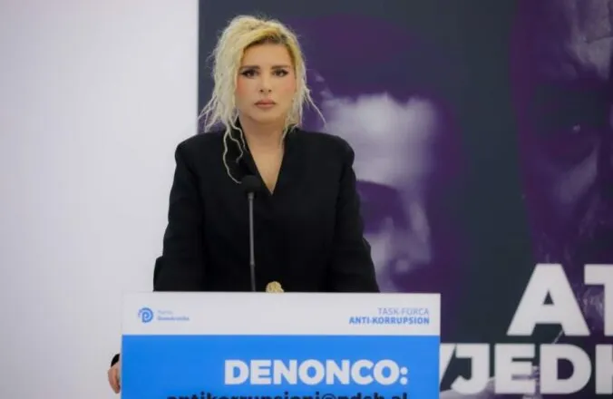 “Qeveria propagandon investime dhe ‘suksese’”/ Denoncon PD: Balluku bënte propagandë, qytetarët tashmë janë lodhur