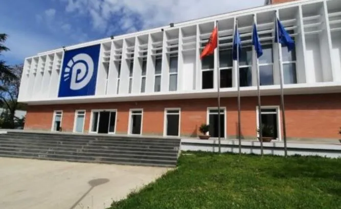 “Qeveria shqiptare ka dhënë garanci për Zvërnecin”/ PD reagon pas deklaratës së Kos: Po bazohet nga informacionet false