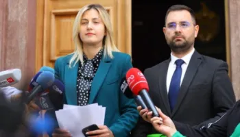 “Qytetarët janë ngritur kundër sistemit/ Zhupa: Është tronditur besimi te shteti!
