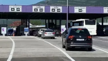 Qytetarët ‘kryejnë detyrat’/ Votuan dhe u nisën drejt bregdetit shqiptar, 9 mijë kosovarë kaluan kufirin në Morinë