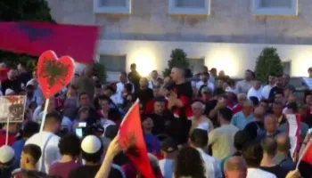 Qytetari për partitë e vogla: Po përdorin protestën për fushata dhe qëllime personale!