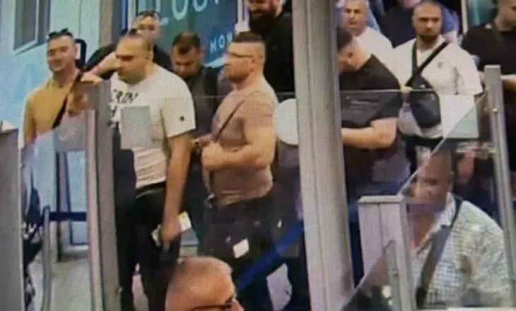 Radio komunikimi, pankarta dhe dyshime për destabilizim – Ja çfarë u gjet tek 87 serbët e ndaluar në Tivat