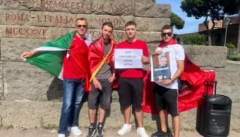 ‘Rama burg, Belinda burg’/ Shqiptarët protestojnë me brohoritje në Romë