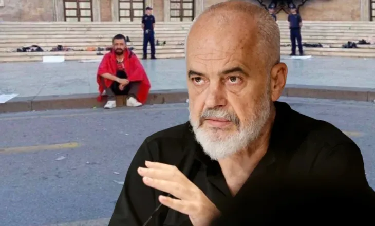 RAMA DEDIKIM PROTESTUESIT TE ULUR PARA ZYRES SE TIJ