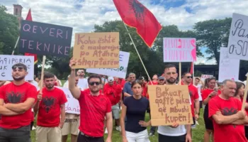 ‘Rama jepe dorëheqjen’/ Me dhjetëra shqiptare në SHBA vijojnë protestat në Connecticut
