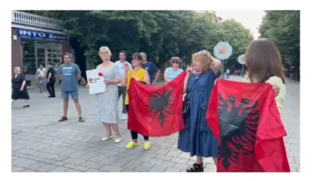 ‘Rama jepe dorëheqjen’/ Qytetarët korçarë dalin sërish në shesh, protestë në Korçë