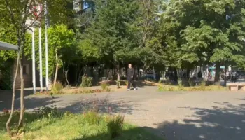 Rama mbledh drejtuesit politikë dhe ministrat në selinë e PS-së