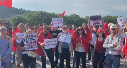 “Rama n’burg, Beneti n’burg”/ Kryeministri pritet me protesta në Shkodër, qytetarët i bëjnë ‘pritë’