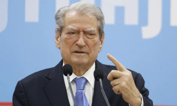 “Rama n’burg, Berisha n’burg”/ Berisha u përgjigjet protestuesve: Paguhen nga Sorosi