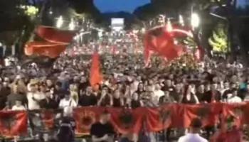 “Rama në burg, Berisha në burg”, protestuesit nisin marshimin në Tiranë